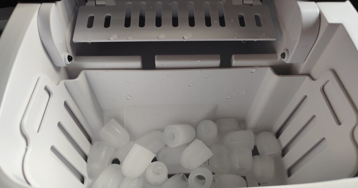 Top 7: Die beste Eiswürfelmaschine im Test – Eiswürfel in 10 Minuten ab 60 Euro