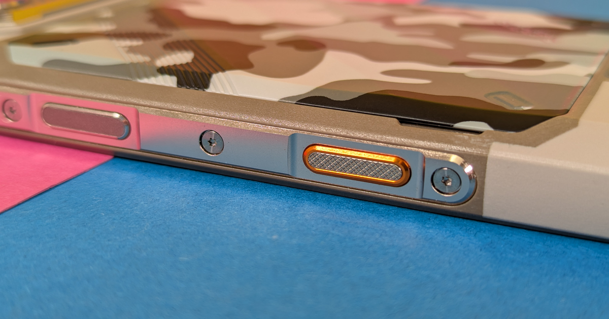 Rugone Xever 8 im Test: Outdoor-Handy mit Wechselakku, Ladestation & Nachtsicht