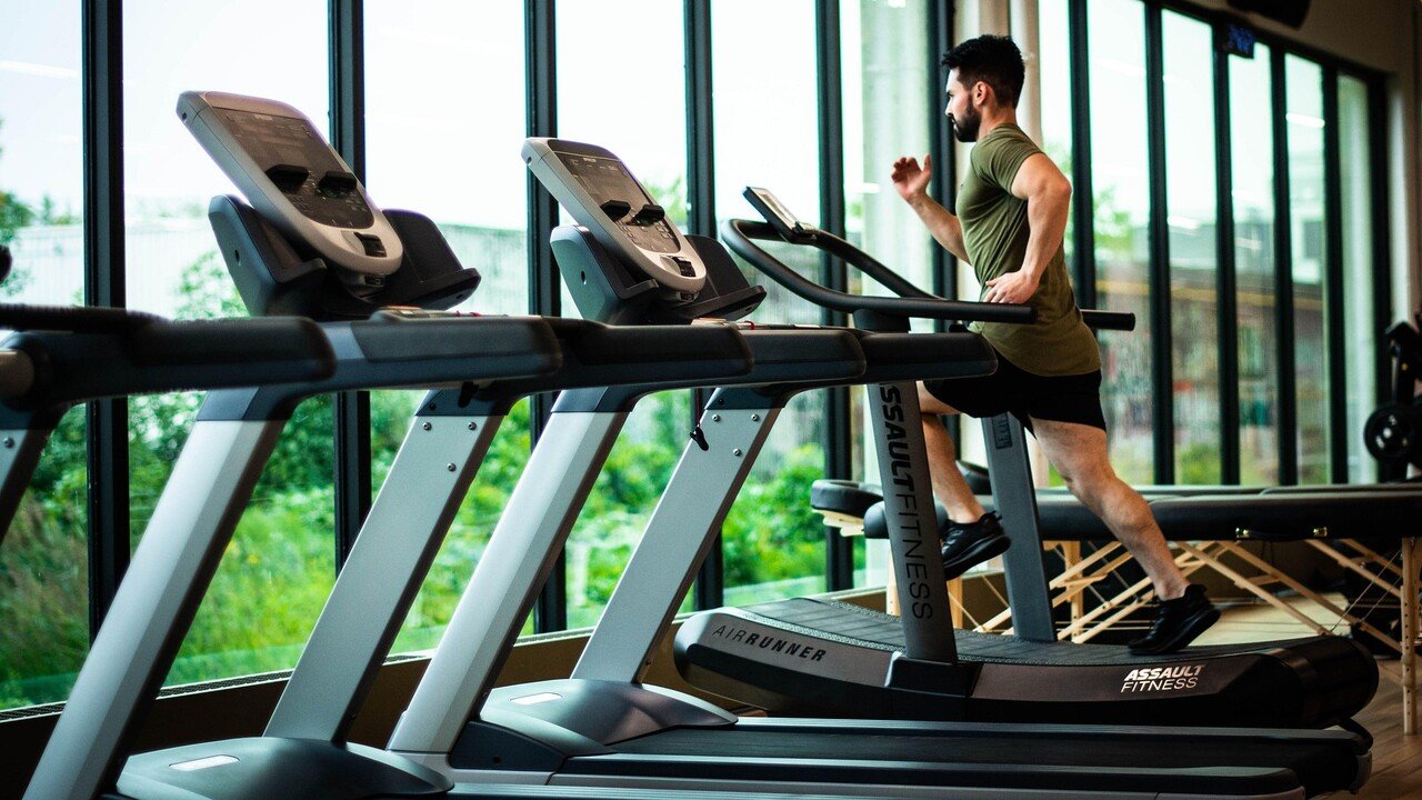 Teilnehmer aus der Warteliste entfernt: Agent hackt auto­nom Bu­chungs­system von Fitness­studio