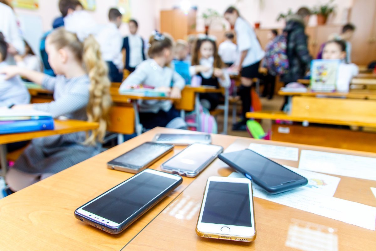 Social-Media-Nutzung: Frühe eigene Accounts drücken Schulleistungen