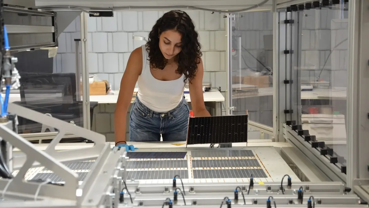 Fraunhofer ISE macht Solarzellen weltraumtauglich
